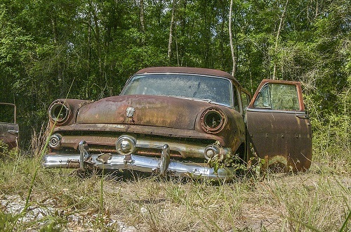 Voiture rouille