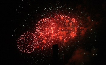 Feux d'artifice rouges