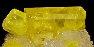 Cristal de soufre natif